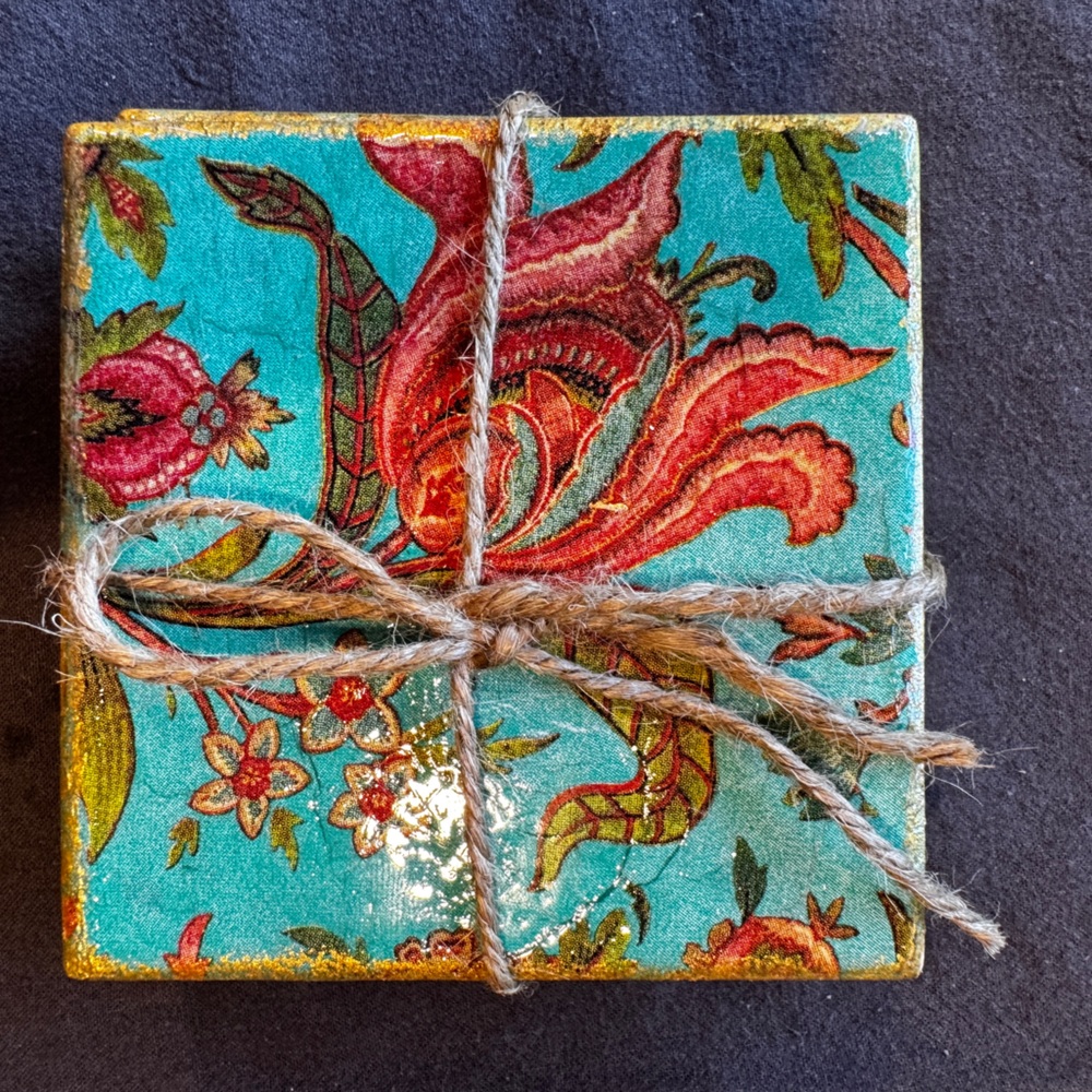 Elegant Floral Gift Box with Teal and Red Design
